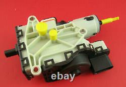 Brand NEW Genuine OEM Bosch Sprinter / Mercedes / Volkswagen DEF Pump 2010 -2017